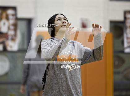 Thumbnail 2 in Grand Saline vs Mineola photogallery.