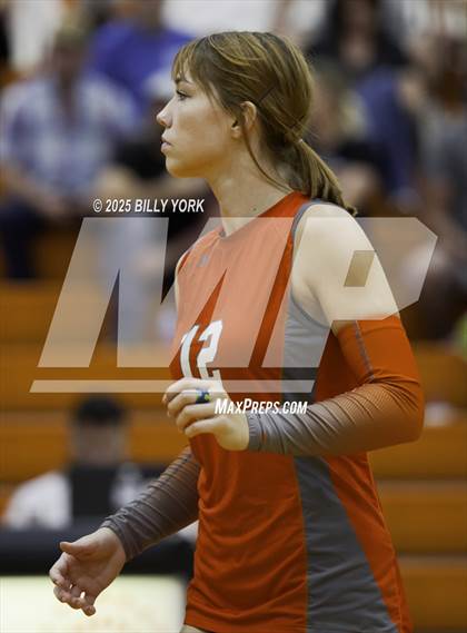 Thumbnail 2 in Grand Saline vs Mineola photogallery.