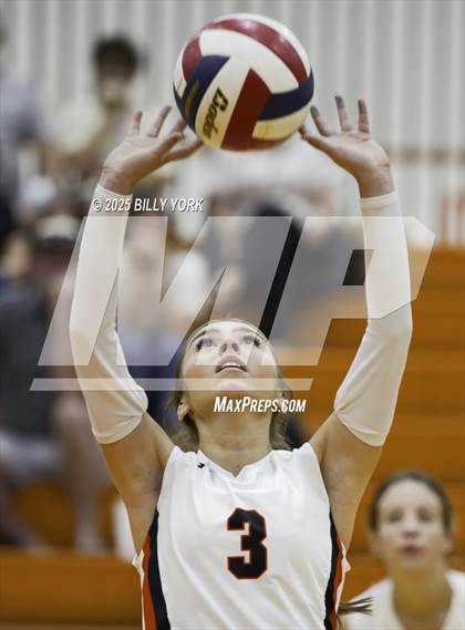 Thumbnail 2 in Grand Saline vs Mineola photogallery.