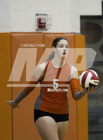 Thumbnail 2 in Grand Saline vs Mineola photogallery.
