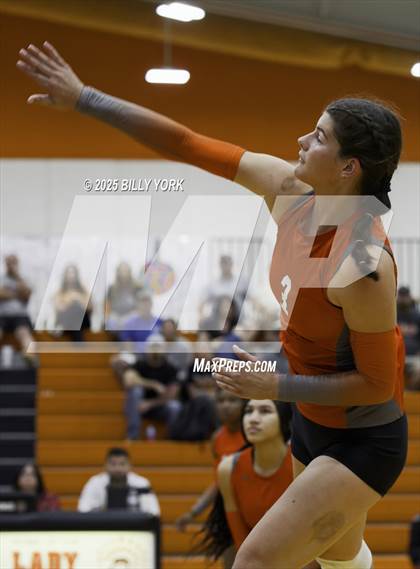 Thumbnail 2 in Grand Saline vs Mineola photogallery.