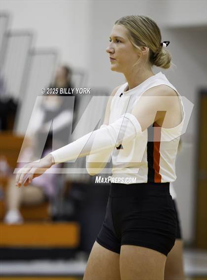 Thumbnail 1 in Grand Saline vs Mineola photogallery.