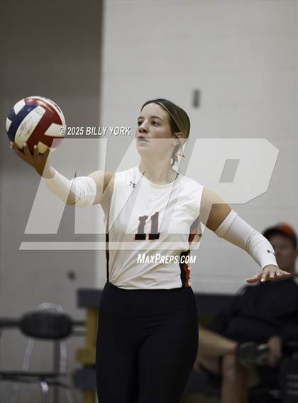 Thumbnail 2 in Grand Saline vs Mineola photogallery.
