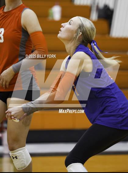 Thumbnail 3 in Grand Saline vs Mineola photogallery.