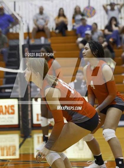 Thumbnail 2 in Grand Saline vs Mineola photogallery.