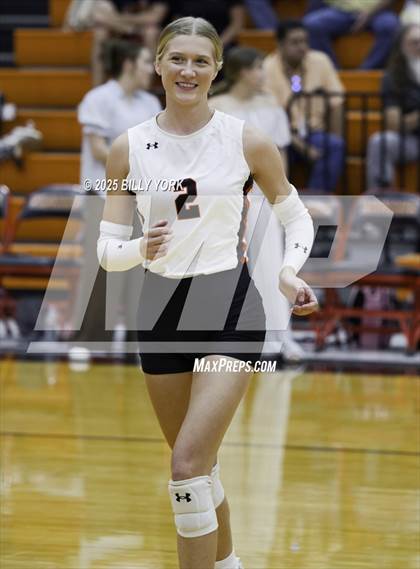 Thumbnail 2 in Grand Saline vs Mineola photogallery.