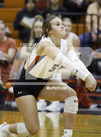 Thumbnail 3 in Grand Saline vs Mineola photogallery.