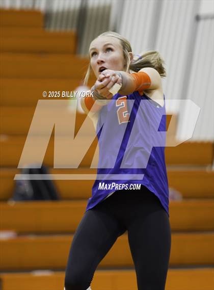Thumbnail 1 in Grand Saline vs Mineola photogallery.