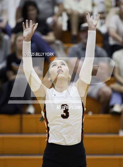 Thumbnail 2 in Grand Saline vs Mineola photogallery.