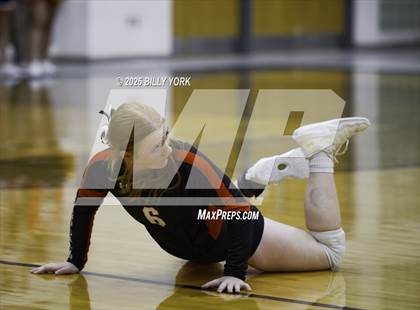 Thumbnail 3 in Grand Saline vs Mineola photogallery.
