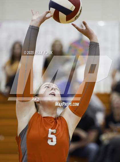 Thumbnail 1 in Grand Saline vs Mineola photogallery.