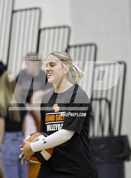 Thumbnail 1 in Grand Saline vs Mineola photogallery.