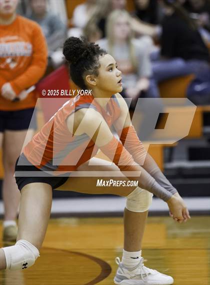 Thumbnail 2 in Grand Saline vs Mineola photogallery.