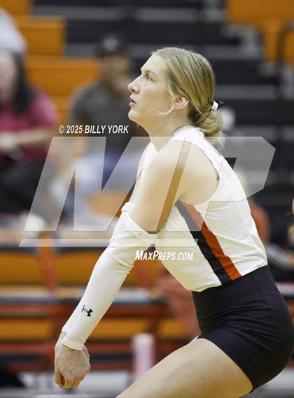 Thumbnail 3 in Grand Saline vs Mineola photogallery.