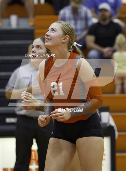 Thumbnail 2 in Grand Saline vs Mineola photogallery.