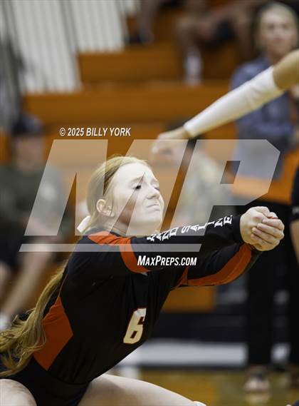 Thumbnail 1 in Grand Saline vs Mineola photogallery.