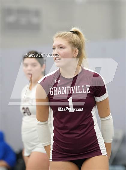 Thumbnail 2 in Flushing vs. Grandville (Beast of the East) photogallery.