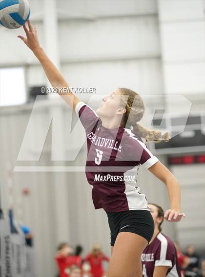 Thumbnail 3 in Flushing vs. Grandville (Beast of the East) photogallery.