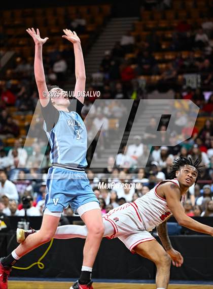 Thumbnail 1 in Valor Christian vs. Rangeview (CHSAA 6A Final Four) photogallery.