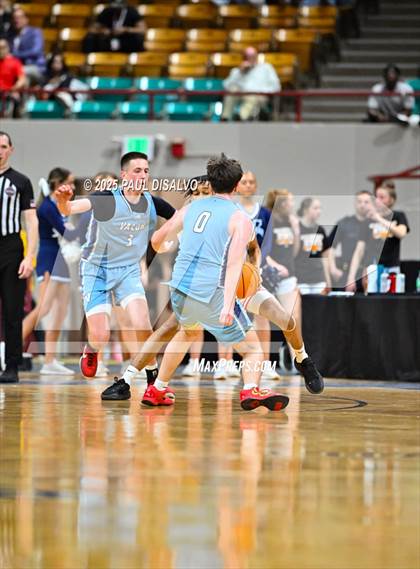 Thumbnail 3 in Valor Christian vs. Rangeview (CHSAA 6A Final Four) photogallery.