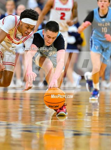Thumbnail 3 in Valor Christian vs. Rangeview (CHSAA 6A Final Four) photogallery.