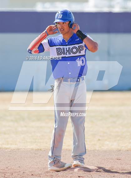 Thumbnail 3 in Bishop Union vs. Yerington (Yerington Tournament) photogallery.