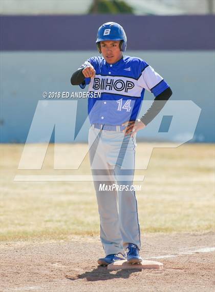 Thumbnail 3 in Bishop Union vs. Yerington (Yerington Tournament) photogallery.