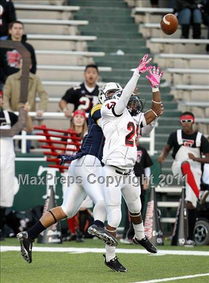 Thumbnail 3 in Trinity vs. Stony Point (5A Division 1 Semifinals) photogallery.