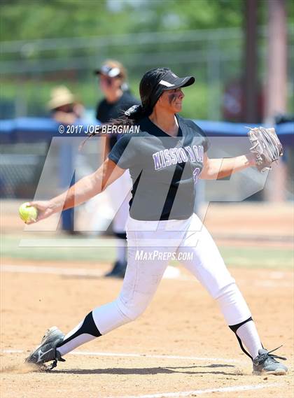 Thumbnail 1 in Mission Oak vs. Selma (CIF CS D4 Final) photogallery.