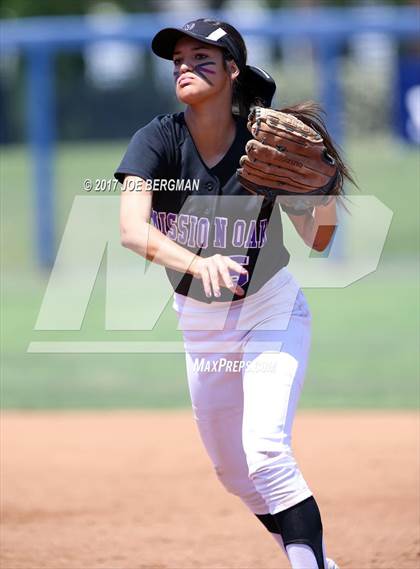 Thumbnail 2 in Mission Oak vs. Selma (CIF CS D4 Final) photogallery.