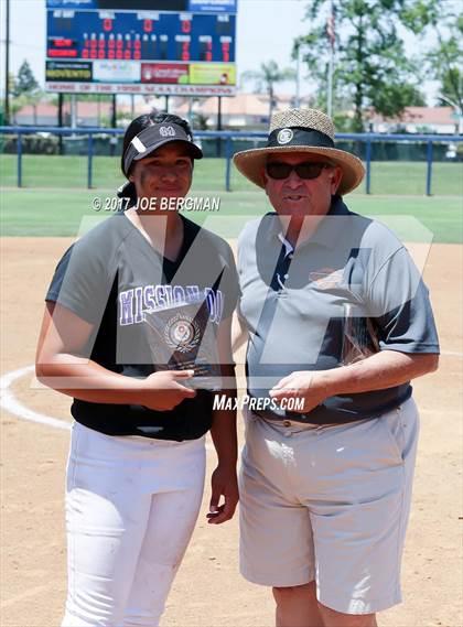 Thumbnail 1 in Mission Oak vs. Selma (CIF CS D4 Final) photogallery.