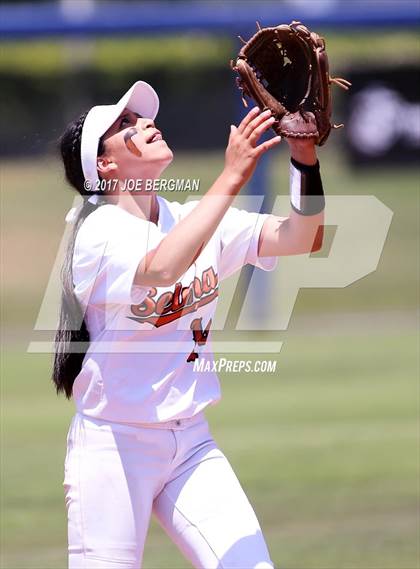 Thumbnail 3 in Mission Oak vs. Selma (CIF CS D4 Final) photogallery.