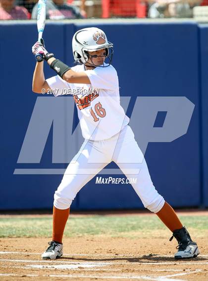Thumbnail 1 in Mission Oak vs. Selma (CIF CS D4 Final) photogallery.