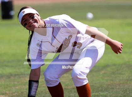 Thumbnail 1 in Mission Oak vs. Selma (CIF CS D4 Final) photogallery.