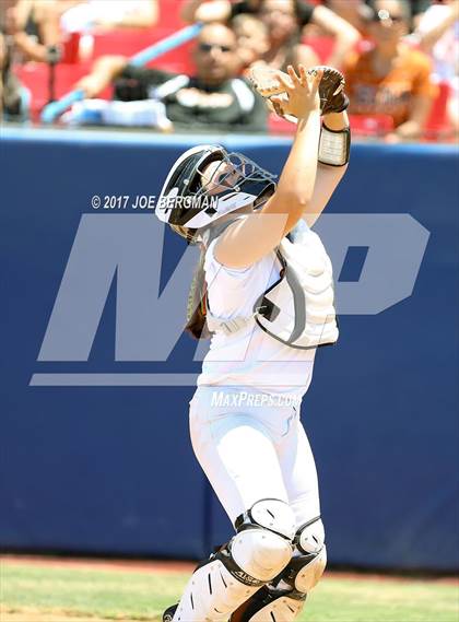 Thumbnail 2 in Mission Oak vs. Selma (CIF CS D4 Final) photogallery.