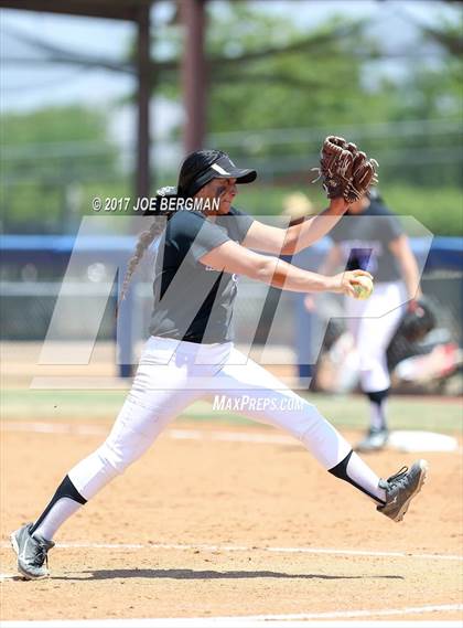 Thumbnail 1 in Mission Oak vs. Selma (CIF CS D4 Final) photogallery.