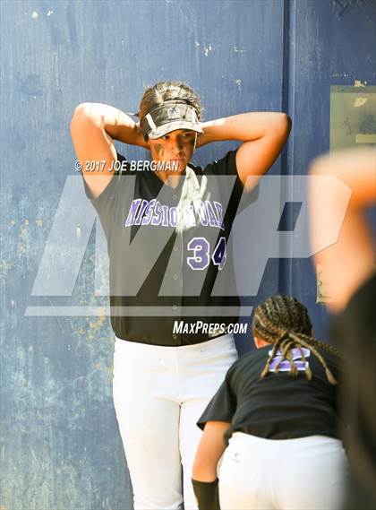 Thumbnail 2 in Mission Oak vs. Selma (CIF CS D4 Final) photogallery.