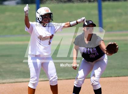 Thumbnail 1 in Mission Oak vs. Selma (CIF CS D4 Final) photogallery.
