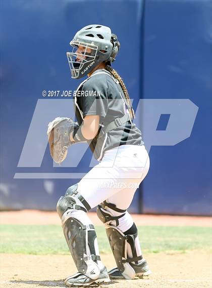 Thumbnail 1 in Mission Oak vs. Selma (CIF CS D4 Final) photogallery.