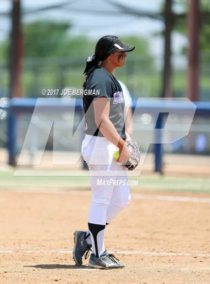 Thumbnail 1 in Mission Oak vs. Selma (CIF CS D4 Final) photogallery.