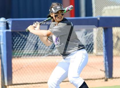 Thumbnail 1 in Mission Oak vs. Selma (CIF CS D4 Final) photogallery.