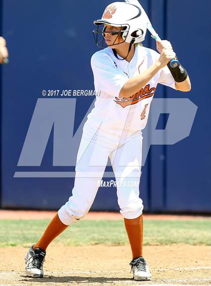 Thumbnail 1 in Mission Oak vs. Selma (CIF CS D4 Final) photogallery.
