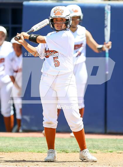 Thumbnail 3 in Mission Oak vs. Selma (CIF CS D4 Final) photogallery.