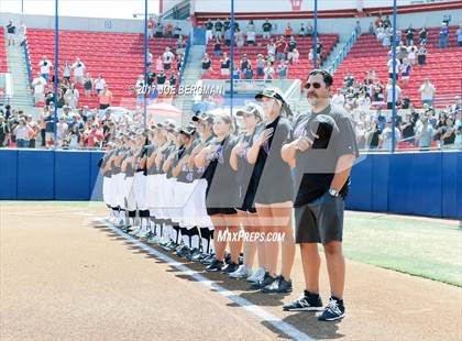 Thumbnail 1 in Mission Oak vs. Selma (CIF CS D4 Final) photogallery.