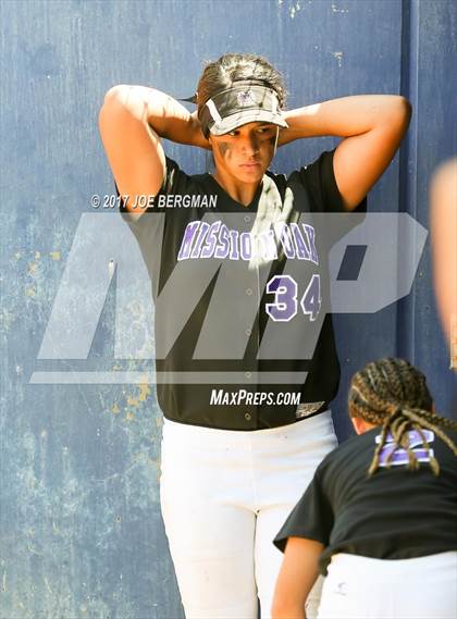 Thumbnail 3 in Mission Oak vs. Selma (CIF CS D4 Final) photogallery.