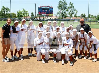 Thumbnail 2 in Mission Oak vs. Selma (CIF CS D4 Final) photogallery.