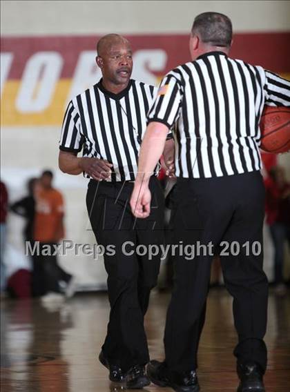 Thumbnail 3 in Oaks Christian vs. Alemany (CIF SS Playoffs) photogallery.