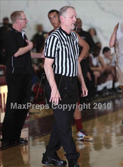 Thumbnail 2 in Oaks Christian vs. Alemany (CIF SS Playoffs) photogallery.