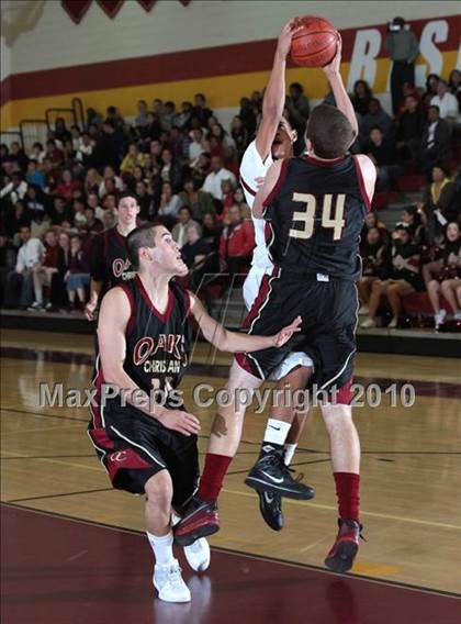 Thumbnail 2 in Oaks Christian vs. Alemany (CIF SS Playoffs) photogallery.