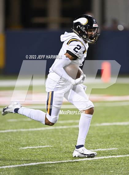 Thumbnail 2 in Central Catholic vs. St. Edward photogallery.
